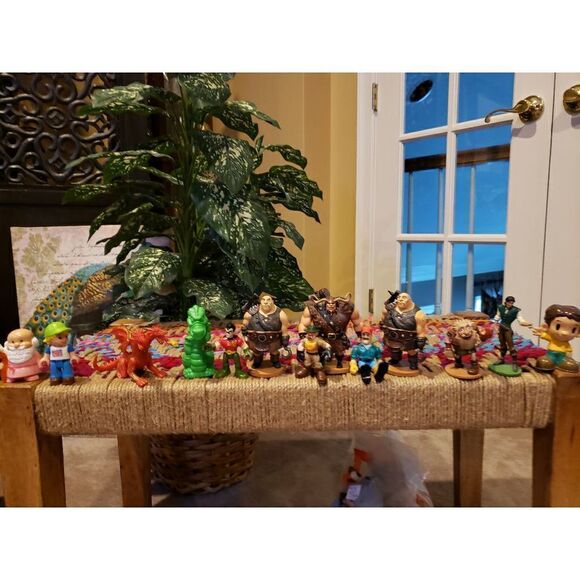 BUNDLE Lot of Boys Stuff/31 Characters - Picture 2 of 9